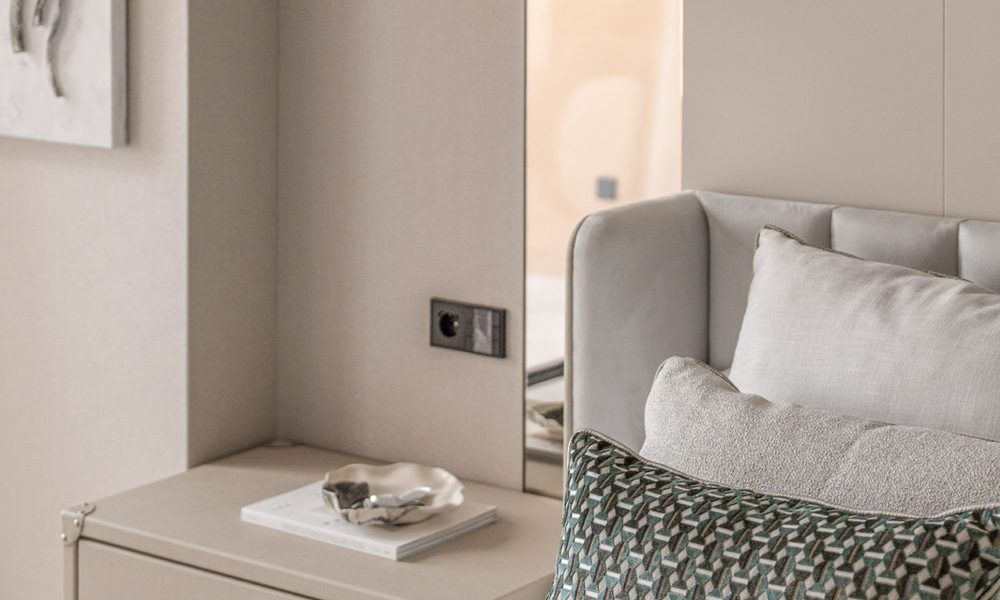 Apartamento de primera clase con vistas panorámicas al mar en venta en el Valle del Golf de Nueva Andalucía, Marbella 780275