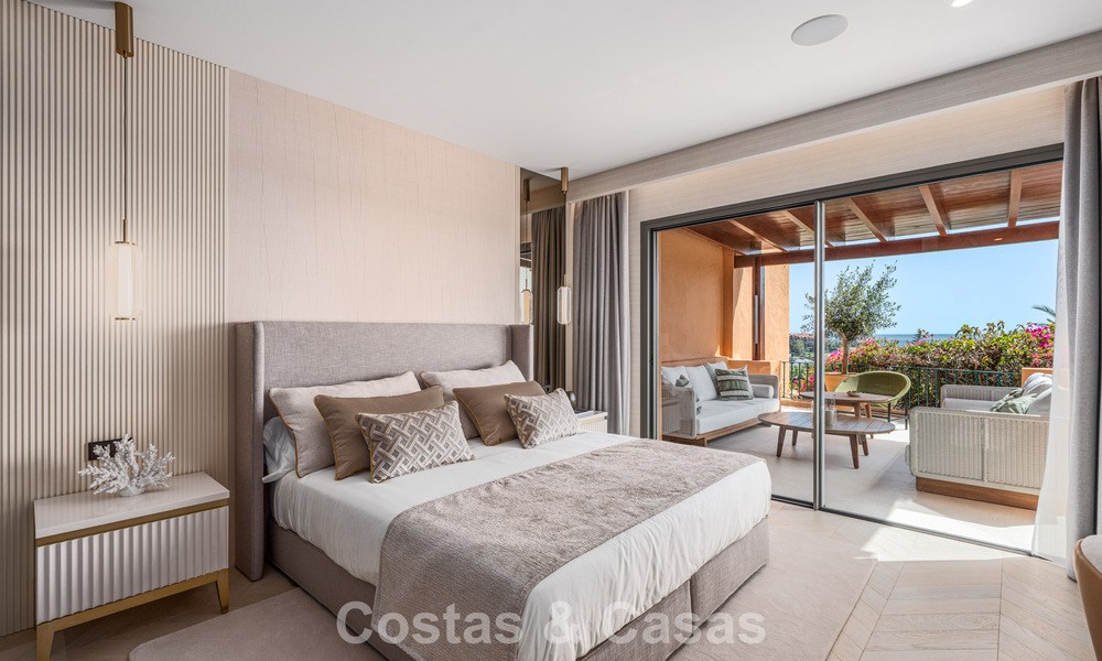 Apartamento de primera clase con vistas panorámicas al mar en venta en el Valle del Golf de Nueva Andalucía, Marbella 780292