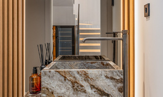 Casa adosada reformada lista para entrar a vivir en venta en una comunidad cerrada en La Quinta, Benahavis - Marbella 780316 