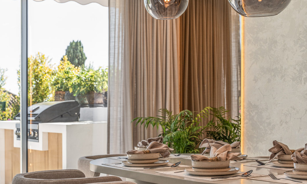 Casa adosada reformada lista para entrar a vivir en venta en una comunidad cerrada en La Quinta, Benahavis - Marbella 780326