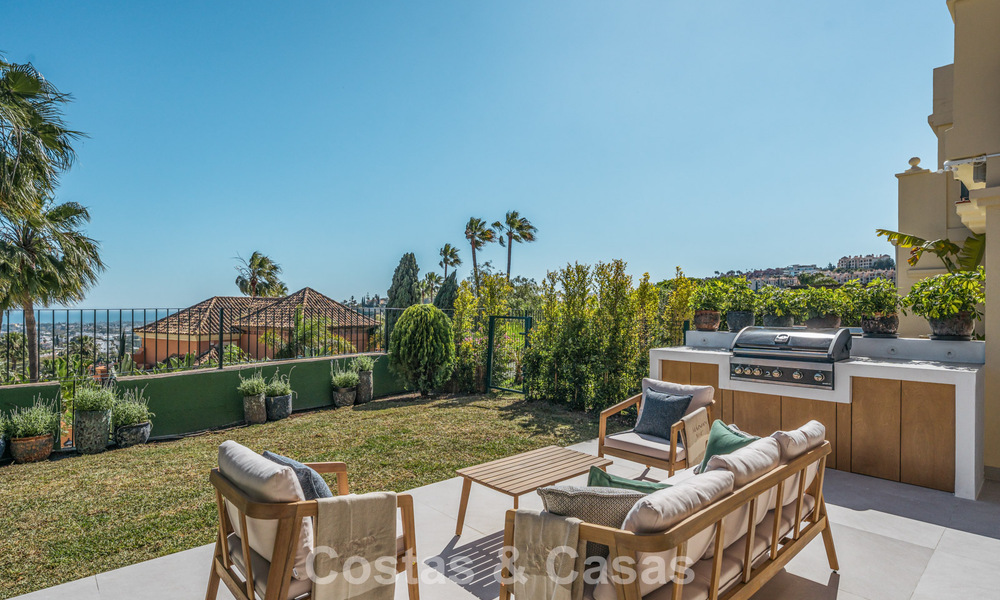 Casa adosada reformada lista para entrar a vivir en venta en una comunidad cerrada en La Quinta, Benahavis - Marbella 780327