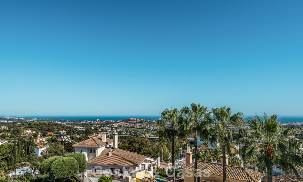 Casa adosada reformada lista para entrar a vivir en venta en una comunidad cerrada en La Quinta, Benahavis - Marbella 780332