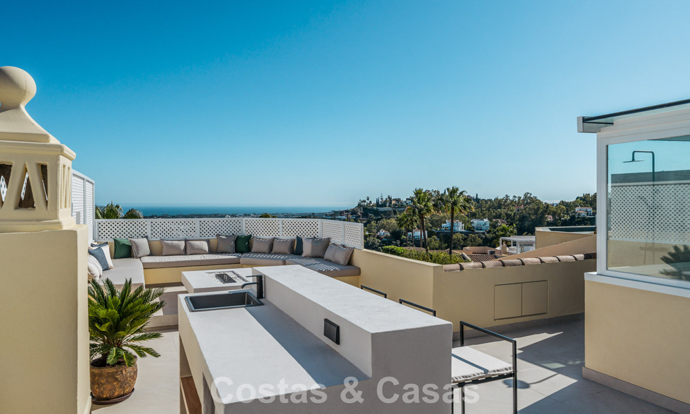 Casa adosada reformada lista para entrar a vivir en venta en una comunidad cerrada en La Quinta, Benahavis - Marbella 780334
