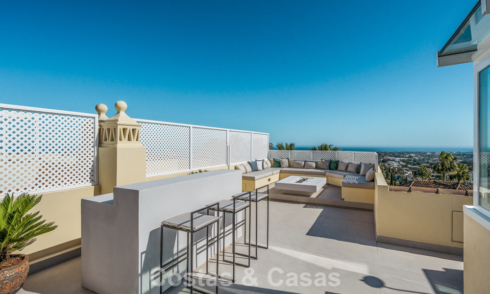 Casa adosada reformada lista para entrar a vivir en venta en una comunidad cerrada en La Quinta, Benahavis - Marbella 780336