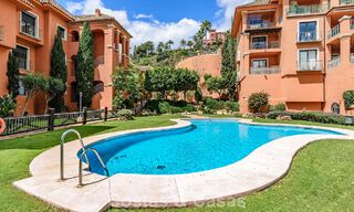 Apartamento con jardín y vistas panorámicas al mar en venta en Benahavis - Marbella 780213 