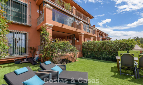 Apartamento con jardín y vistas panorámicas al mar en venta en Benahavis - Marbella 780221
