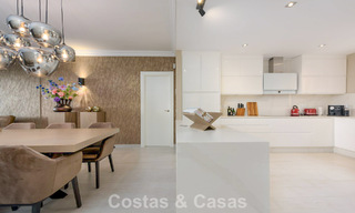 Apartamento con jardín y vistas panorámicas al mar en venta en Benahavis - Marbella 780229 