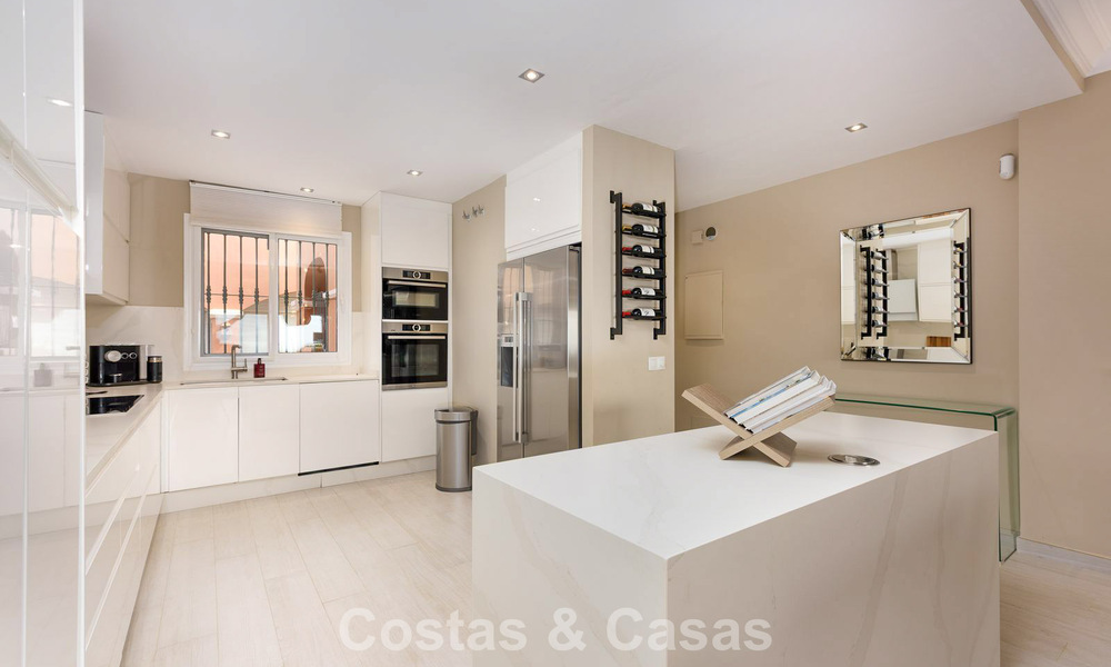 Apartamento con jardín y vistas panorámicas al mar en venta en Benahavis - Marbella 780231