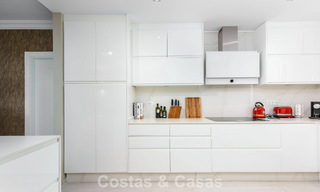 Apartamento con jardín y vistas panorámicas al mar en venta en Benahavis - Marbella 780232 