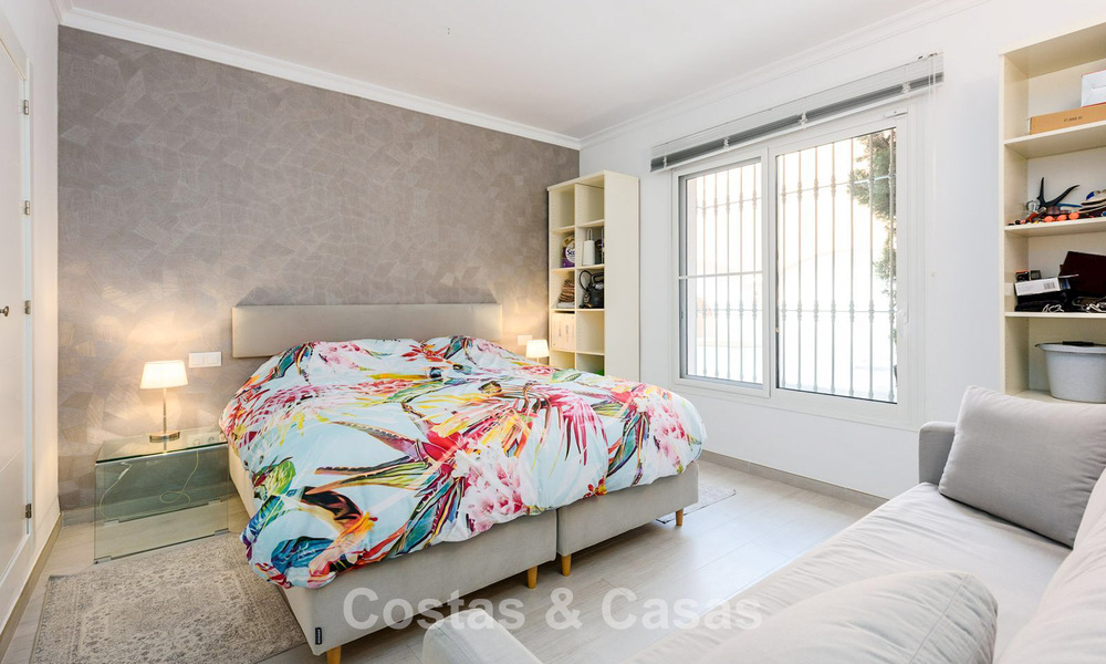 Apartamento con jardín y vistas panorámicas al mar en venta en Benahavis - Marbella 780239