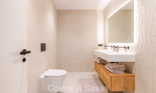 Apartamento de lujo de 4 dormitorios en venta en un complejo cerrado en el campo de golf en Nueva Andalucía, Marbella 780341 