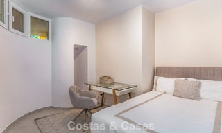 Apartamento de lujo de 4 dormitorios en venta en un complejo cerrado en el campo de golf en Nueva Andalucía, Marbella 780345 