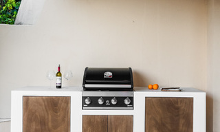 Apartamento de lujo de 4 dormitorios en venta en un complejo cerrado en el campo de golf en Nueva Andalucía, Marbella 780365 