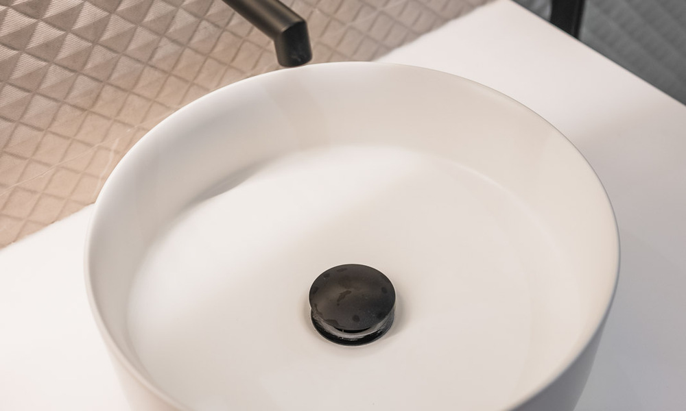 Apartamento de lujo de 4 dormitorios en venta en un complejo cerrado en el campo de golf en Nueva Andalucía, Marbella 780371