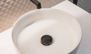 Apartamento de lujo de 4 dormitorios en venta en un complejo cerrado en el campo de golf en Nueva Andalucía, Marbella 780371 