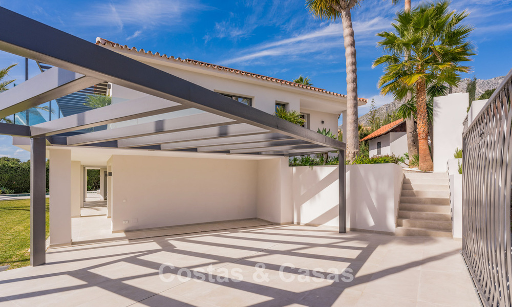 Villa mediterránea contemporánea con toques modernos en venta en la Milla de Oro de Marbella 780400