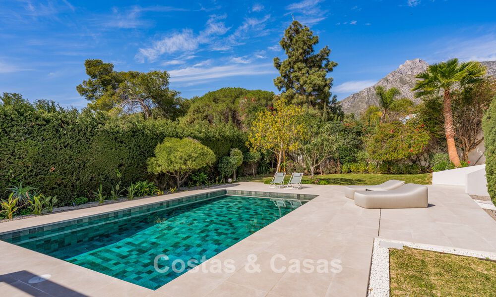 Villa mediterránea contemporánea con toques modernos en venta en la Milla de Oro de Marbella 780406