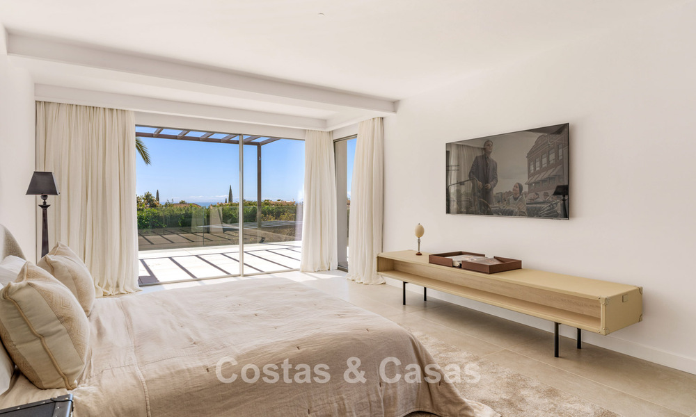 Villa mediterránea contemporánea con toques modernos en venta en la Milla de Oro de Marbella 780419
