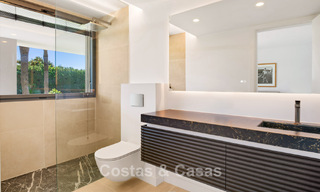 Villa mediterránea contemporánea con toques modernos en venta en la Milla de Oro de Marbella 780423 