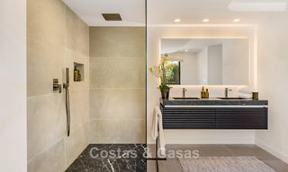 Villa mediterránea contemporánea con toques modernos en venta en la Milla de Oro de Marbella 780427 