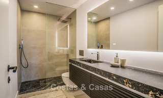 Villa mediterránea contemporánea con toques modernos en venta en la Milla de Oro de Marbella 780439 