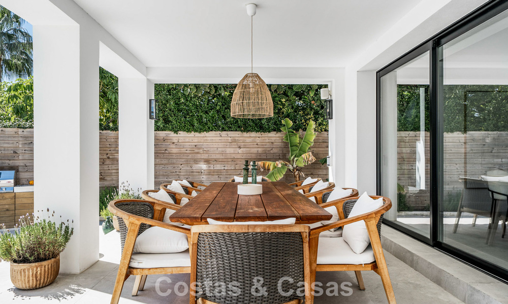 Amplia villa familiar con encanto andaluz contemporáneo en venta en el valle del golf de Nueva Andalucía, Marbella 780442