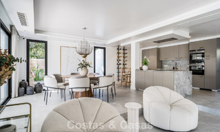Amplia villa familiar con encanto andaluz contemporáneo en venta en el valle del golf de Nueva Andalucía, Marbella 780454 