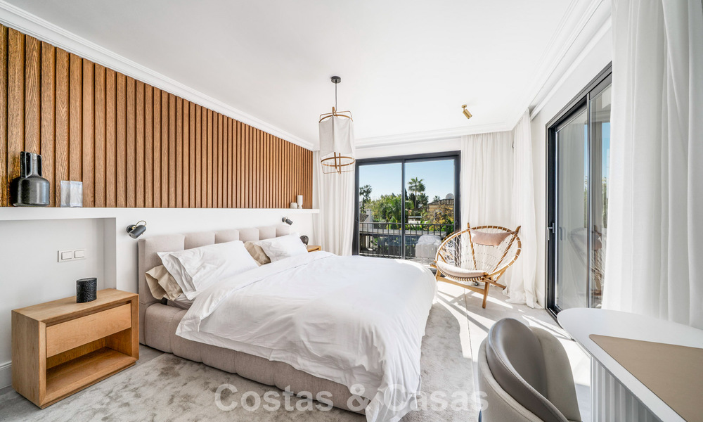 Amplia villa familiar con encanto andaluz contemporáneo en venta en el valle del golf de Nueva Andalucía, Marbella 780455