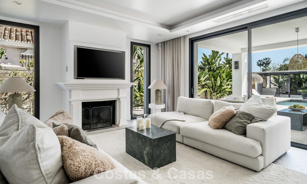 Amplia villa familiar con encanto andaluz contemporáneo en venta en el valle del golf de Nueva Andalucía, Marbella 780456