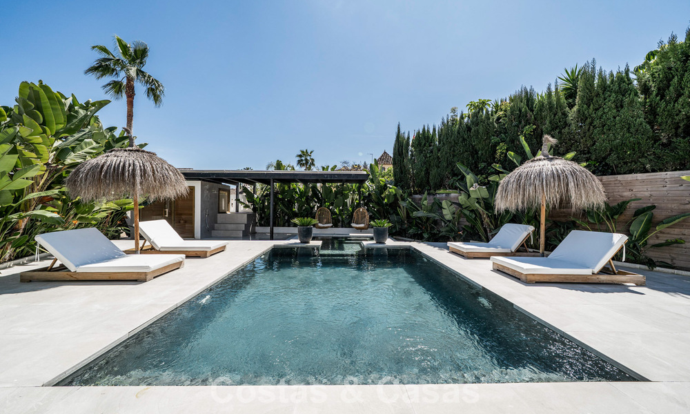 Amplia villa familiar con encanto andaluz contemporáneo en venta en el valle del golf de Nueva Andalucía, Marbella 780460