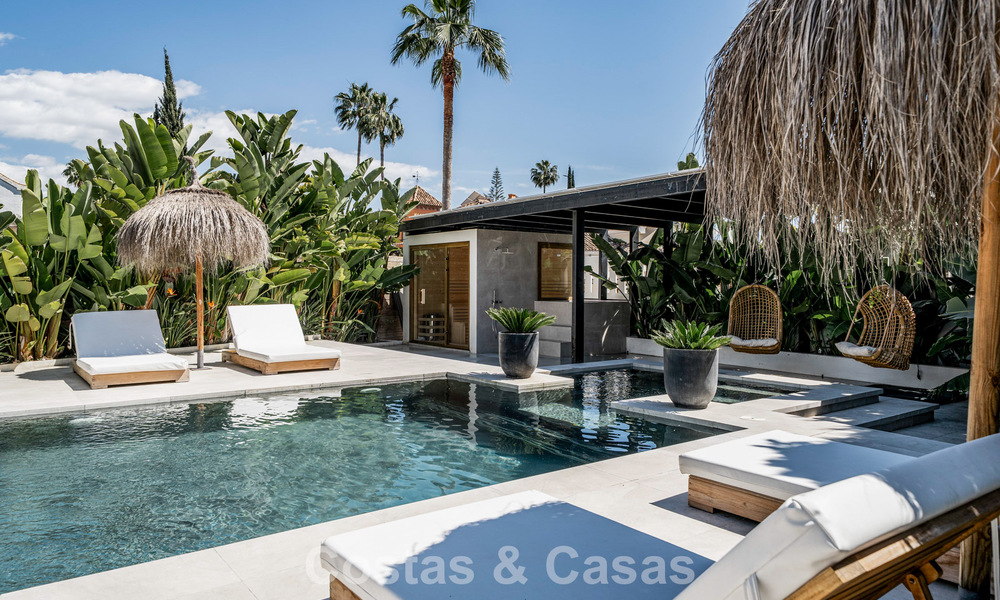 Amplia villa familiar con encanto andaluz contemporáneo en venta en el valle del golf de Nueva Andalucía, Marbella 780461