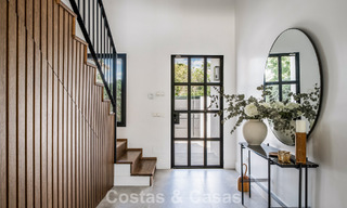 Amplia villa familiar con encanto andaluz contemporáneo en venta en el valle del golf de Nueva Andalucía, Marbella 780462 