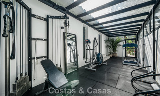 Amplia villa familiar con encanto andaluz contemporáneo en venta en el valle del golf de Nueva Andalucía, Marbella 780463 