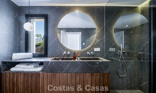 Amplia villa familiar con encanto andaluz contemporáneo en venta en el valle del golf de Nueva Andalucía, Marbella 780464 