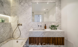 Amplia villa familiar con encanto andaluz contemporáneo en venta en el valle del golf de Nueva Andalucía, Marbella 780467 