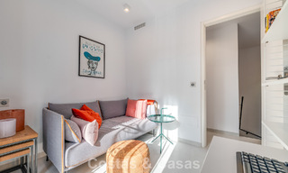Encantadora casa esquinera en venta en una exclusiva urbanización en la Milla de Oro de Marbella 780477 