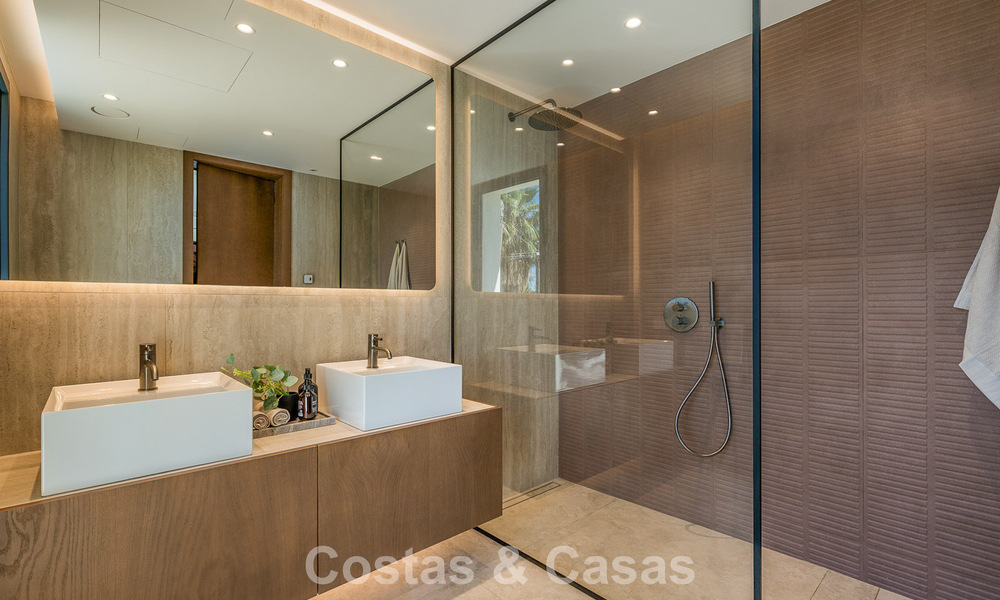 Nueva villa mediterránea de lujo en venta cerca de servicios en el lado este de Marbella 780513