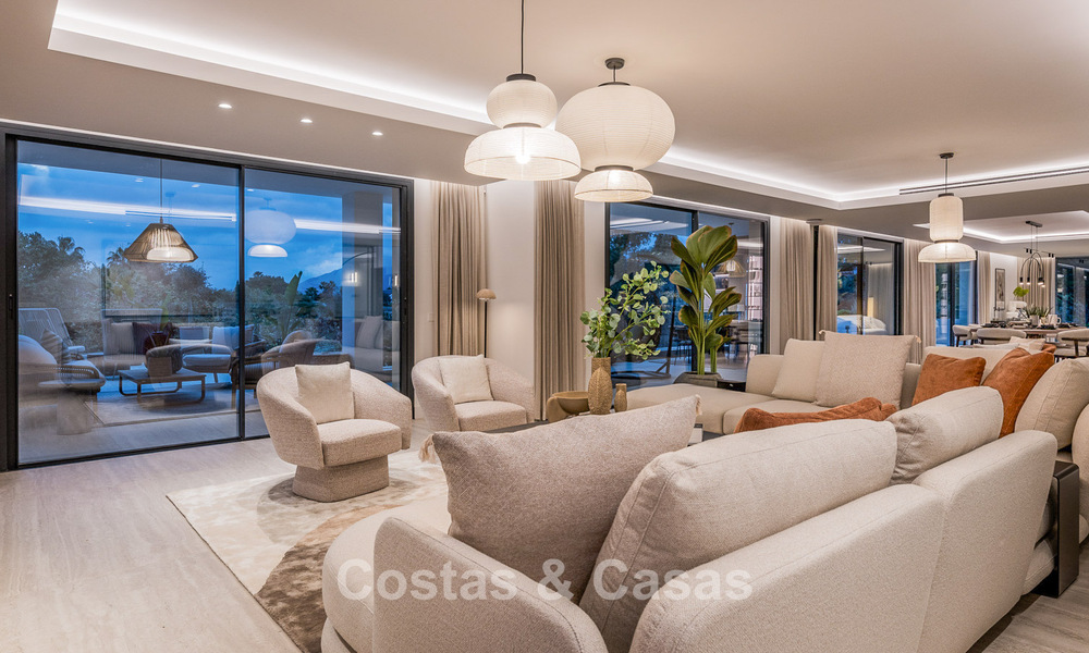 Nueva villa mediterránea de lujo en venta cerca de servicios en el lado este de Marbella 780516