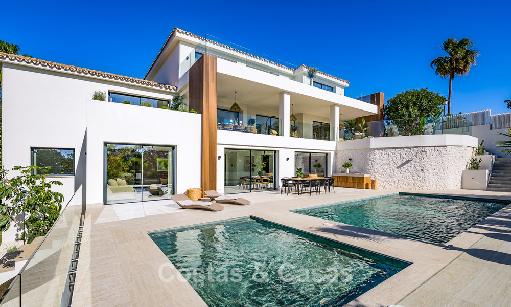 Nueva villa mediterránea de lujo en venta cerca de servicios en el lado este de Marbella 780517