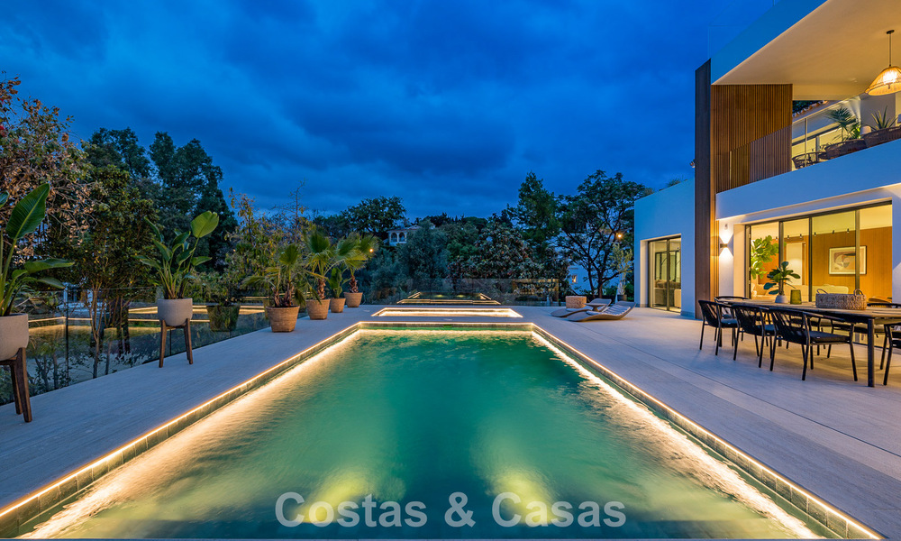 Nueva villa mediterránea de lujo en venta cerca de servicios en el lado este de Marbella 780525