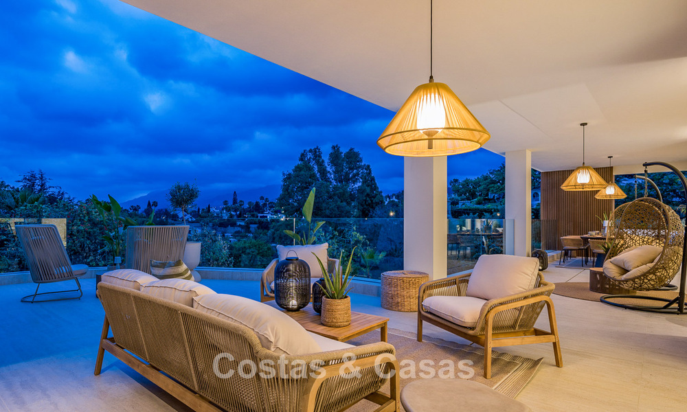 Nueva villa mediterránea de lujo en venta cerca de servicios en el lado este de Marbella 780534