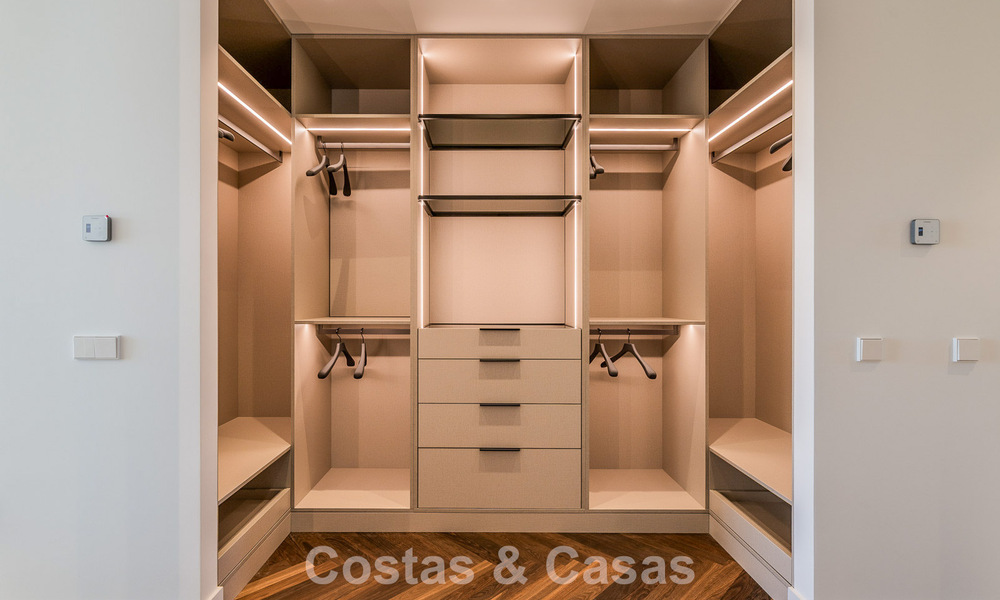 Nueva villa mediterránea de lujo en venta cerca de servicios en el lado este de Marbella 780537