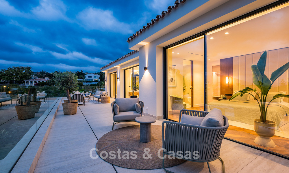 Nueva villa mediterránea de lujo en venta cerca de servicios en el lado este de Marbella 780538