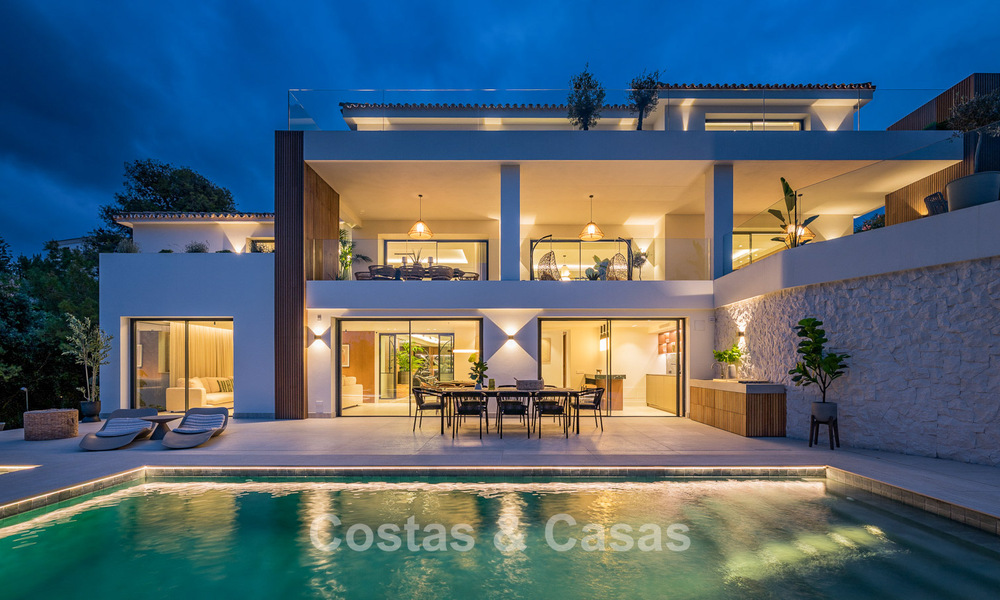 Nueva villa mediterránea de lujo en venta cerca de servicios en el lado este de Marbella 780552