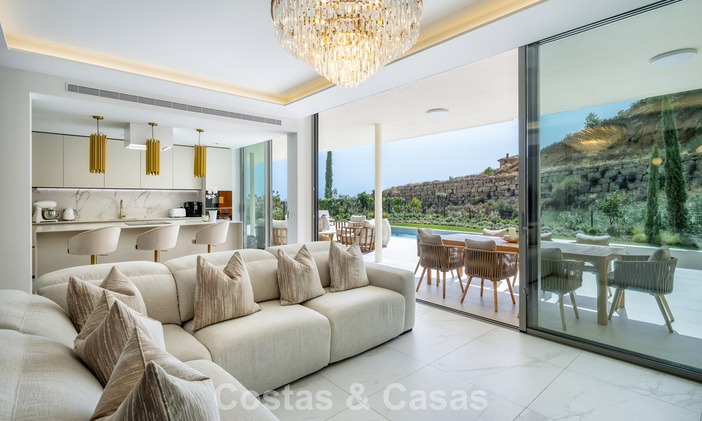 Apartamento nuevo en venta con vistas a la montaña y al mar en un complejo de alta gama en Benalmádena, Costa del Sol 780587
