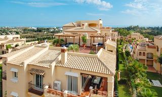 Apartamentos de lujo en primera línea de golf a la venta, Marbella - Estepona 24289 