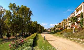 Apartamentos de lujo en primera línea de golf a la venta, Marbella - Estepona 24301 