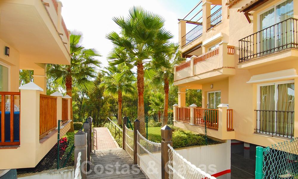 Apartamentos de lujo en primera línea de golf a la venta, Marbella - Estepona 24305