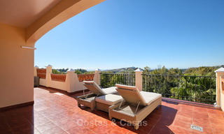 Apartamentos de lujo en primera línea de golf a la venta, Marbella - Estepona 24316 