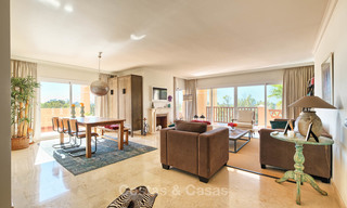 Apartamentos de lujo en primera línea de golf a la venta, Marbella - Estepona 24318 